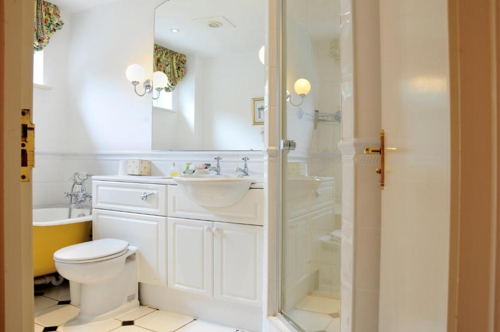 Chalk Lane Hotel Epsom Room photo