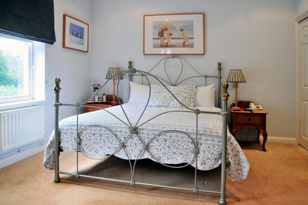 Chalk Lane Hotel Epsom Room photo