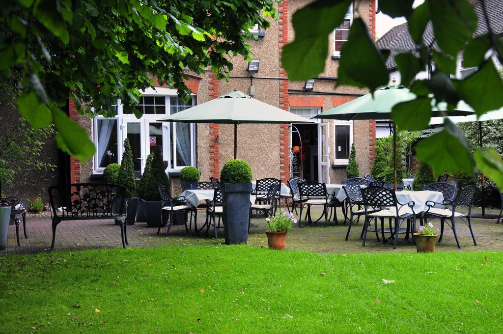 Chalk Lane Hotel Epsom Exterior photo