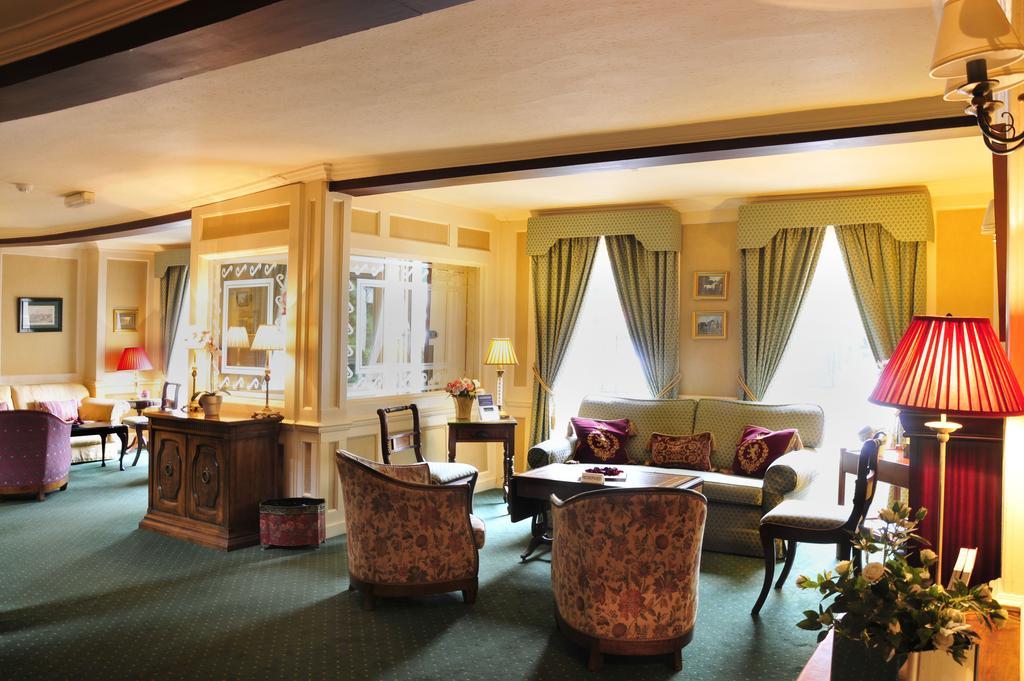 Chalk Lane Hotel Epsom Exterior photo