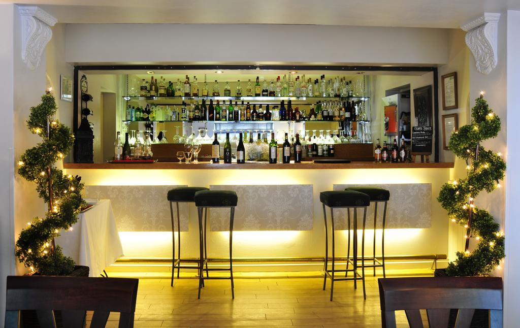 Chalk Lane Hotel Epsom Exterior photo